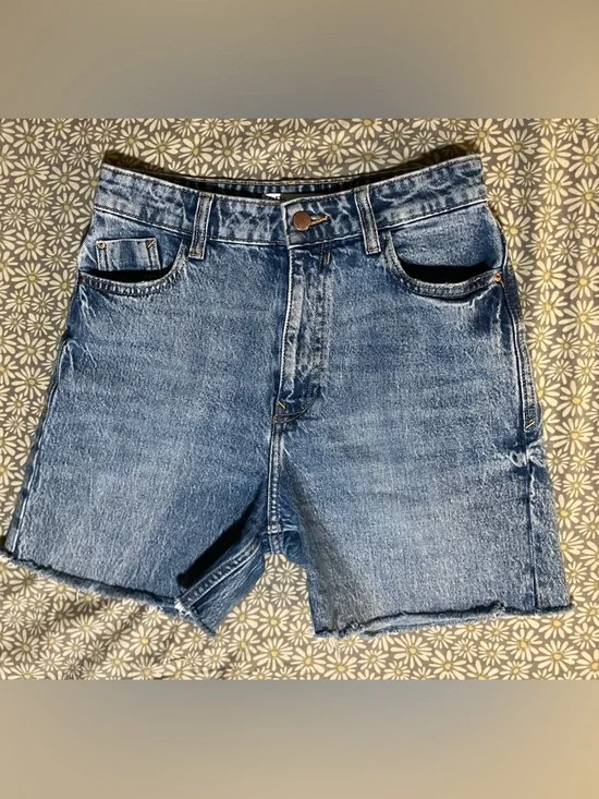 Zara Woman’s Light Blue Denim Jean Shorts - Picture 1 of 5